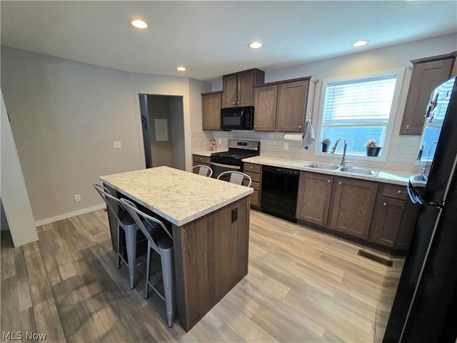 444 Westwoods, Amherst, OH 44001