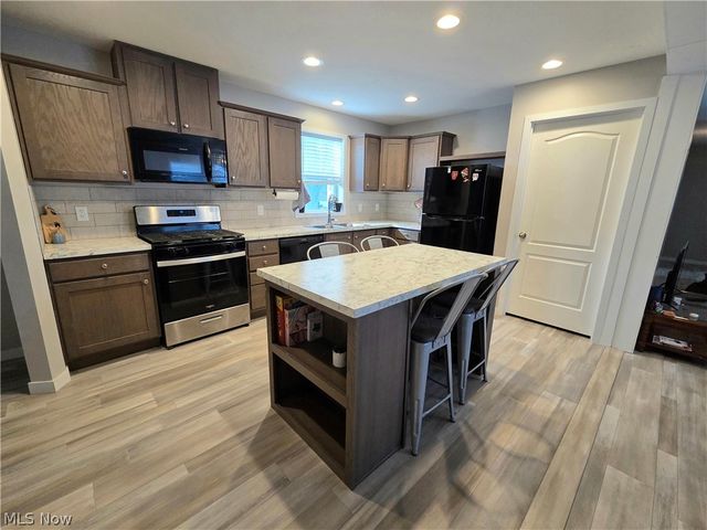 444 Westwoods, Amherst, OH 44001