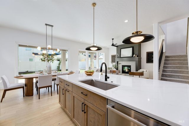 13900 N Ermine Ave, Boise, ID 83714