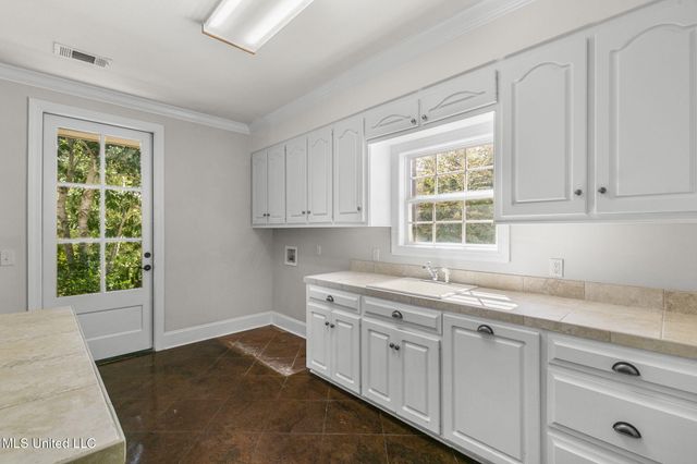 154 Oakdale Road, Madison, MS 39110