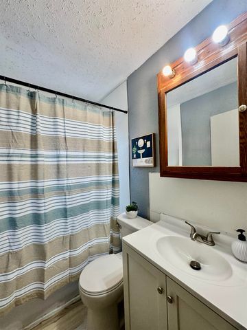 736 Sherman Avenue, Waterloo, IA 50703