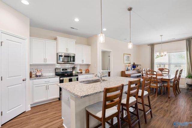 9238 Current Way SE, Owens Cross Roads, AL 35763
