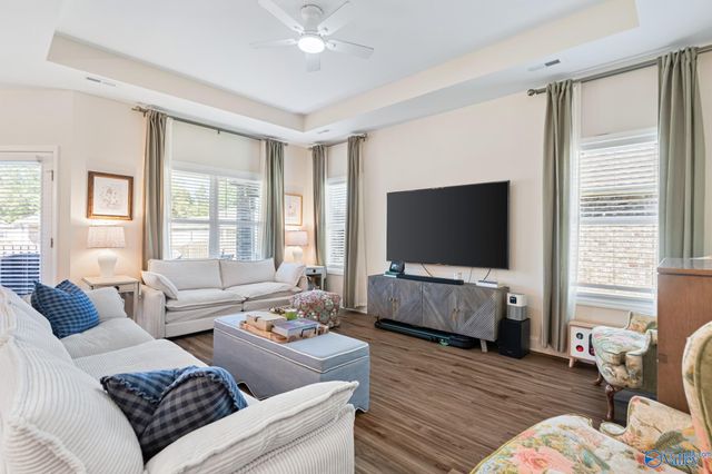 9238 Current Way SE, Owens Cross Roads, AL 35763