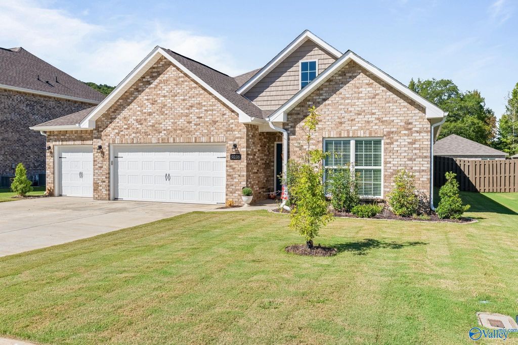 9238 Current Way SE, Owens Cross Roads, AL 35763