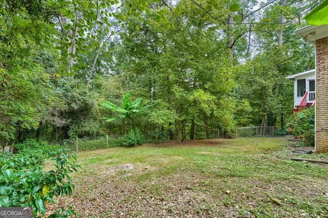 2562 River Knoll Drive SW, Lilburn, GA 30047