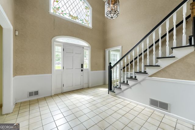 2562 River Knoll Drive SW, Lilburn, GA 30047