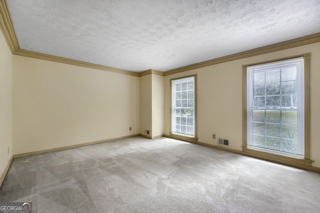 2562 River Knoll Drive SW, Lilburn, GA 30047