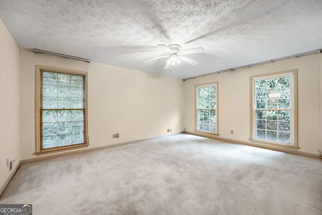 2562 River Knoll Drive SW, Lilburn, GA 30047