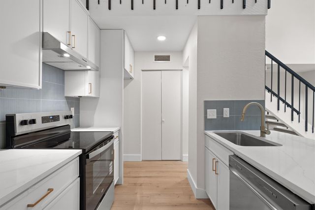 1804 Cinnamon PATH, Austin, TX 78704
