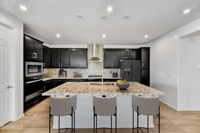 18950 W STELLA Avenue, Waddell, AZ 85355