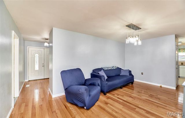 1211 Big Bend Road, Ballwin, MO 63021