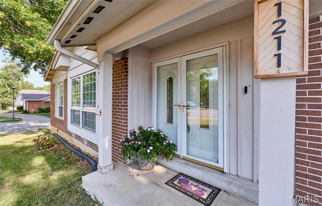 1211 Big Bend Road, Ballwin, MO 63021