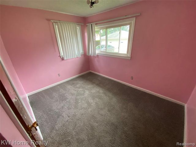 9636 Centralia, Redford, MI 48239