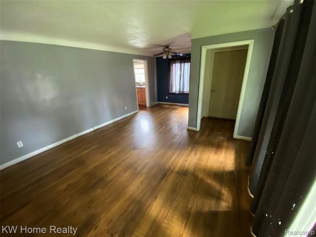 9636 Centralia, Redford, MI 48239