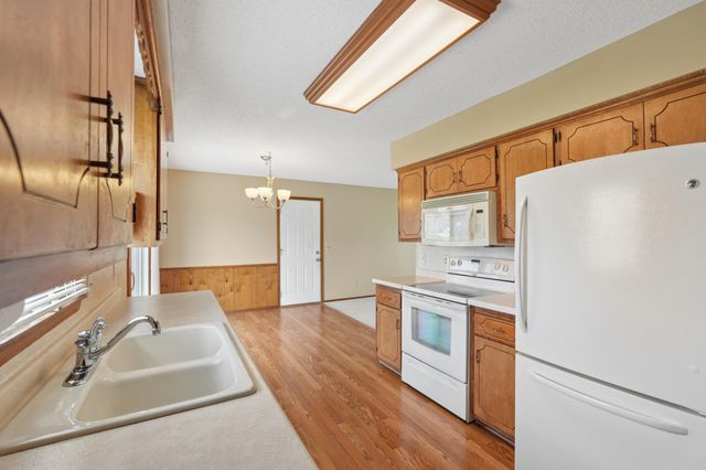 20597 Iceland Avenue, Lakeville, MN 55044