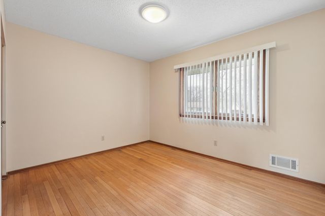 20597 Iceland Avenue, Lakeville, MN 55044