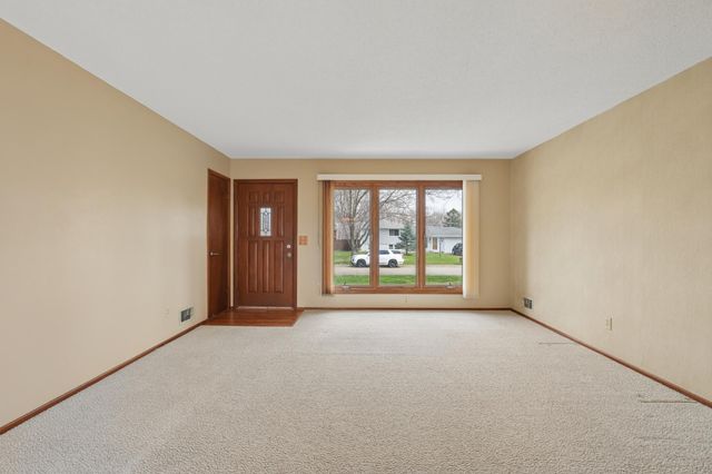 20597 Iceland Avenue, Lakeville, MN 55044