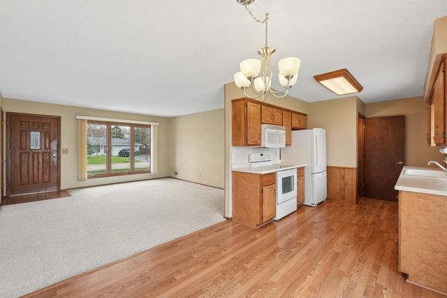 20597 Iceland Avenue, Lakeville, MN 55044