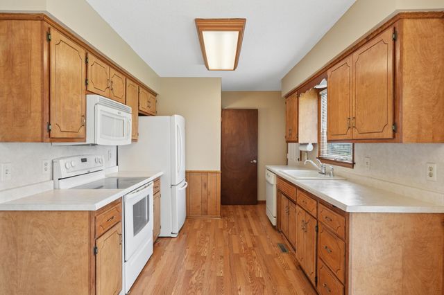 20597 Iceland Avenue, Lakeville, MN 55044