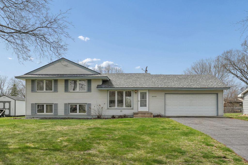 20597 Iceland Avenue, Lakeville, MN 55044