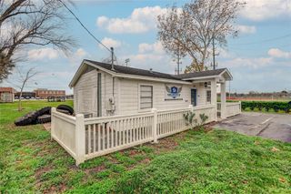 8618 Hawk Road, Pearland, TX 77584