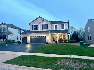 1002 Butterfield Circle E, Shorewood, IL 60404