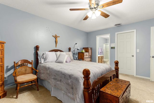 702 WOODLAND KNOLLS Road, Germantown Hills, IL 61548