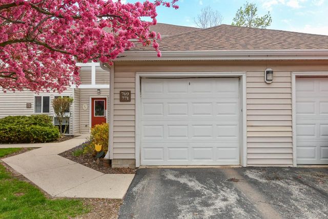 769 W Puetz ROAD, Oak Creek, WI 53154