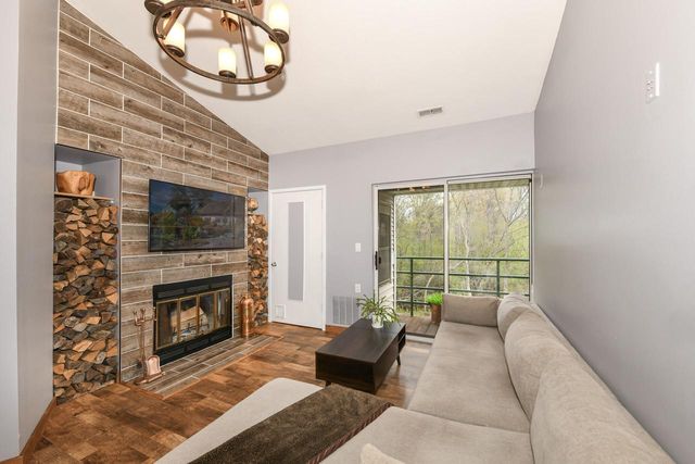 769 W Puetz ROAD, Oak Creek, WI 53154