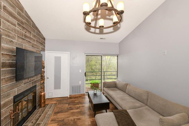 769 W Puetz ROAD, Oak Creek, WI 53154