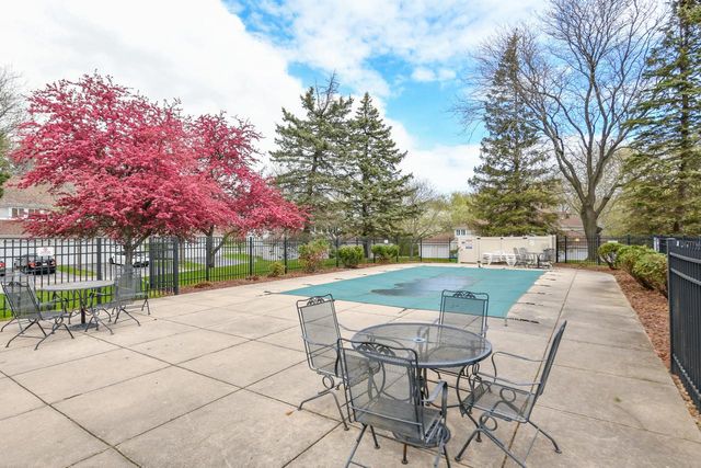 769 W Puetz ROAD, Oak Creek, WI 53154