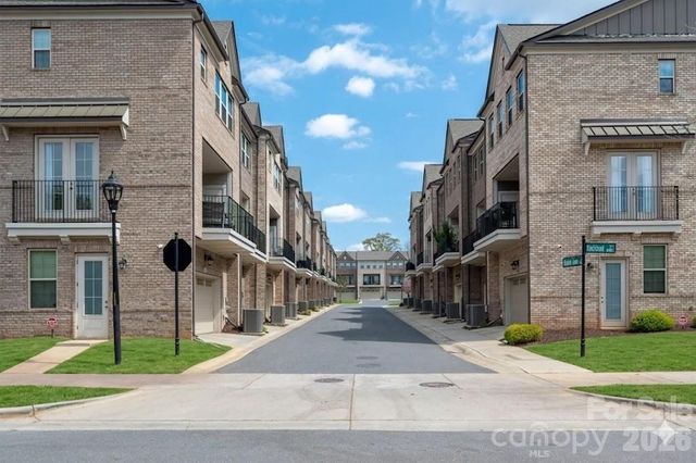 1212 Madison Towns Lane, Charlotte, NC 28209