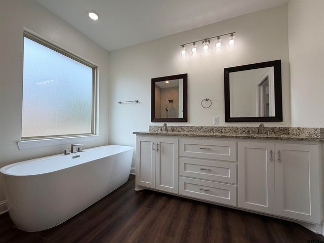 19380 Cedarpark Place, Lindale, TX 75771
