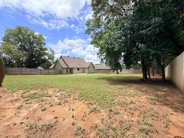 19380 Cedarpark Place, Lindale, TX 75771