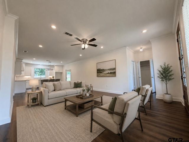 19380 Cedarpark Place, Lindale, TX 75771