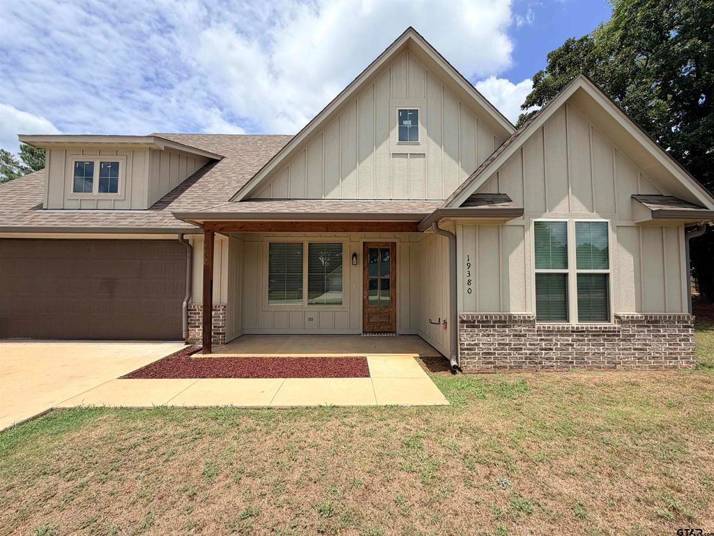19380 Cedarpark Place, Lindale, TX 75771