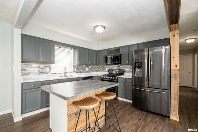 124 FREEDOM Trail, East Peoria, IL 61611