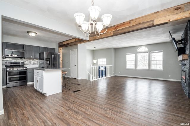 124 FREEDOM Trail, East Peoria, IL 61611