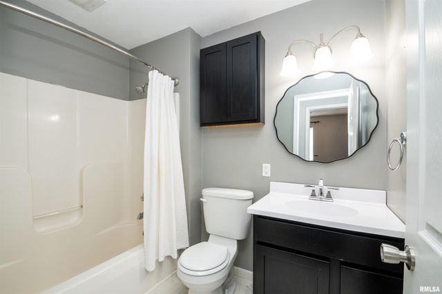 124 FREEDOM Trail, East Peoria, IL 61611