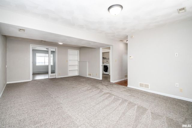 124 FREEDOM Trail, East Peoria, IL 61611