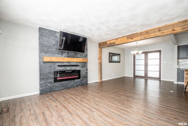 124 FREEDOM Trail, East Peoria, IL 61611