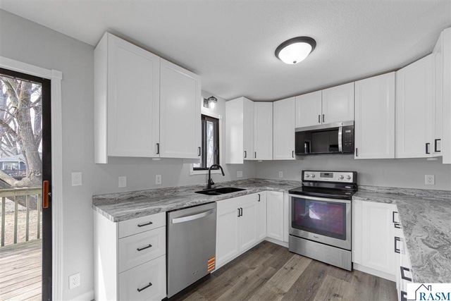 219 James Avenue, Mankato, MN 56001