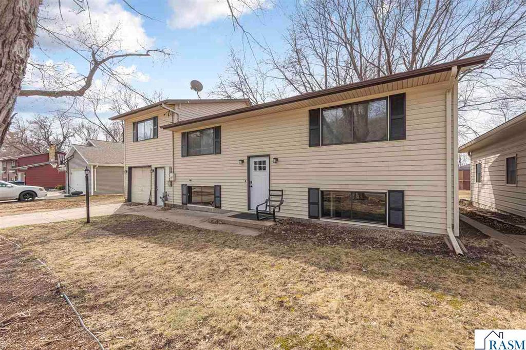 219 James Avenue, Mankato, MN 56001