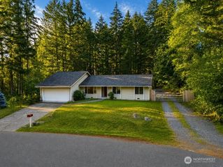 9565 Emerald Drive SE, Port Orchard, WA 98367