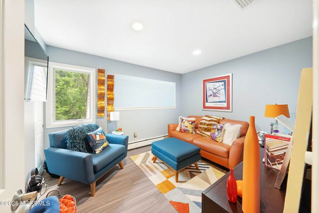 9 Crossridge Circle, Marlboro, NJ 07746