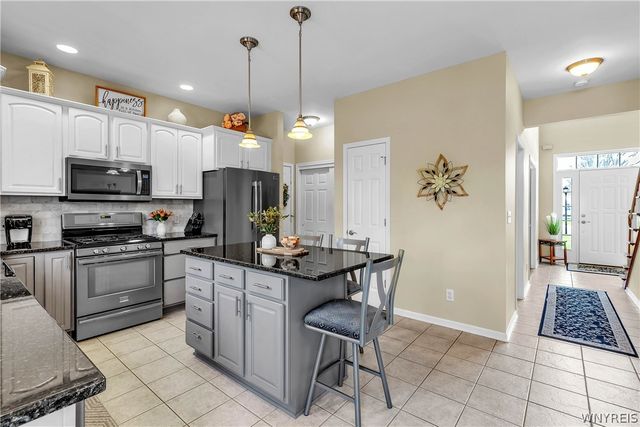 7374 Graydon Drive, Wheatfield, NY 14120