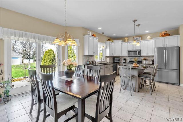 7374 Graydon Drive, Wheatfield, NY 14120
