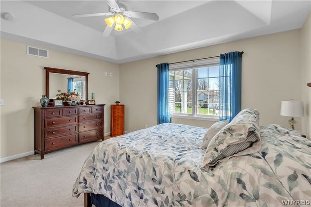 7374 Graydon Drive, Wheatfield, NY 14120