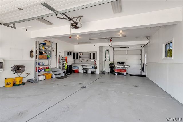 7374 Graydon Drive, Wheatfield, NY 14120