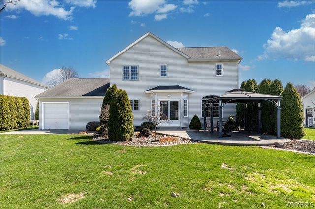 7374 Graydon Drive, Wheatfield, NY 14120